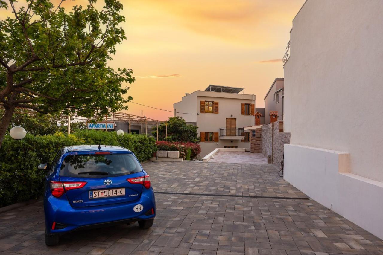 Apartments Lea Подстрана Экстерьер фото