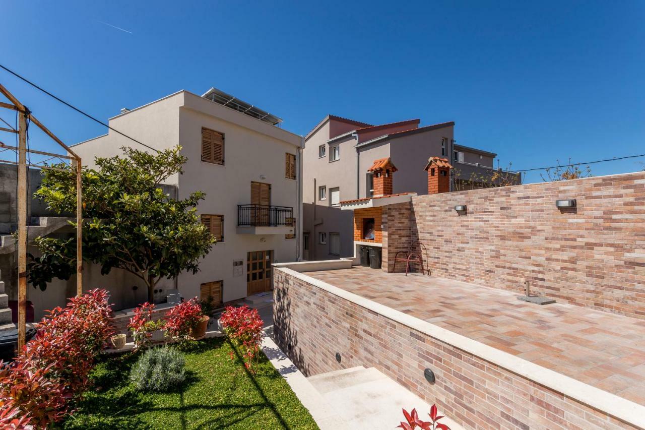 Apartments Lea Подстрана Экстерьер фото